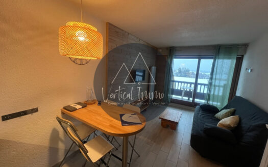 STUDIO Meublé pour deux personnes au centre de Bourg St Maurice – Ref 2023-06