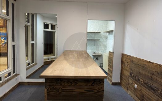 Murs Commerciaux de 19,02m2 avec Vitrine – TIGNES Val Claret