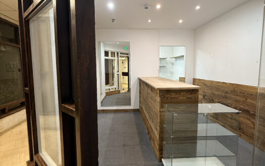 Murs Commerciaux de 19,02m2 avec Vitrine – TIGNES Val Claret